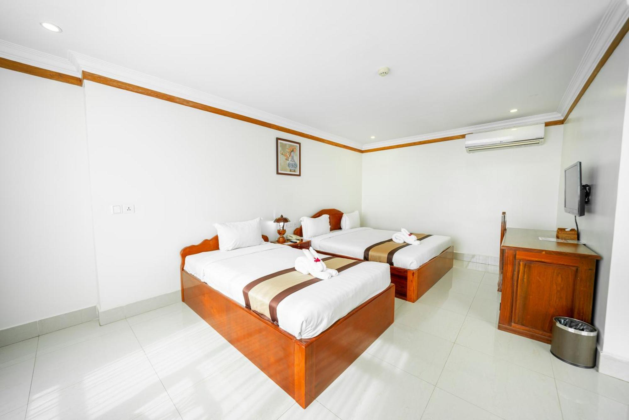 Pursat Riverside Hotel & Spa Exterior photo