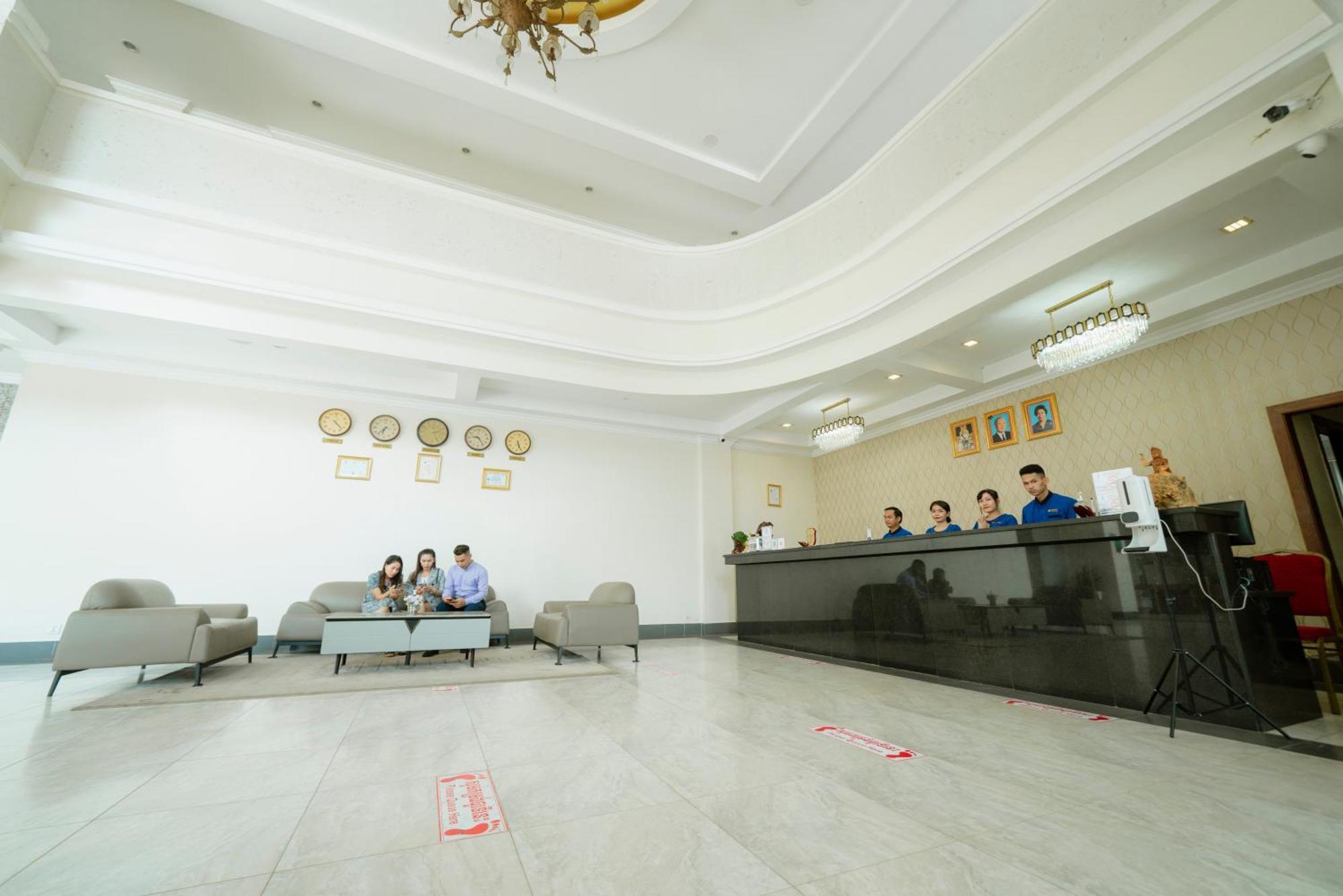 Pursat Riverside Hotel & Spa Exterior photo