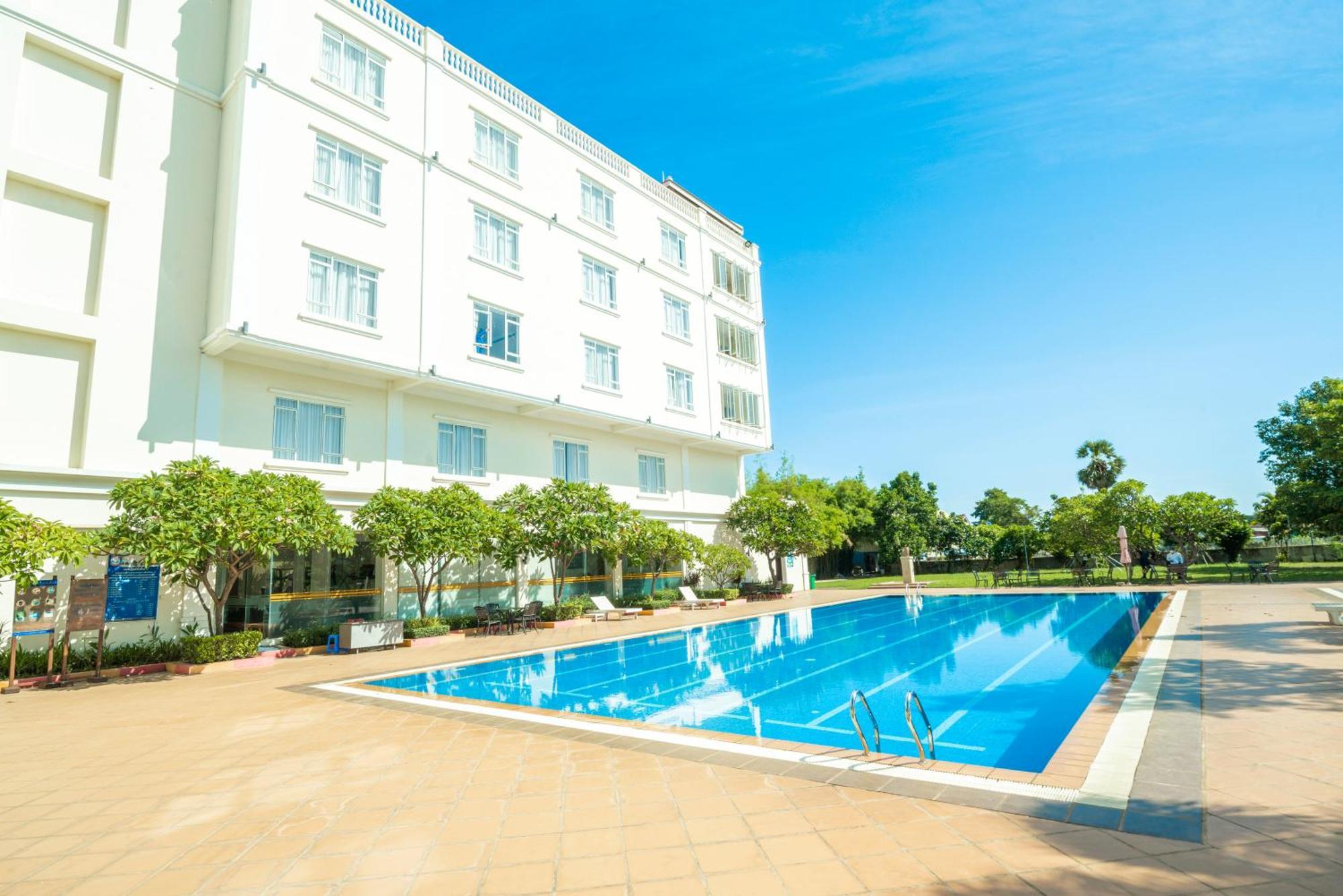 Pursat Riverside Hotel & Spa Exterior photo